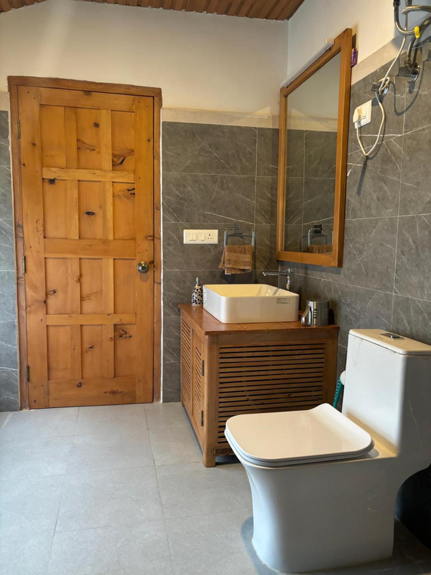 Toshim Homestay Sāngla Dış mekan fotoğraf